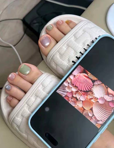 Foot nails gel nails, example 7 — Miao Nail Asakusa