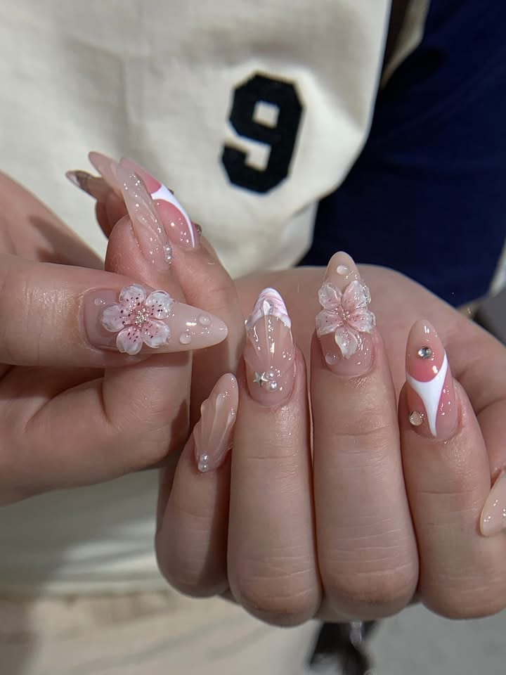 Premium design at Miao Nail Asakusa