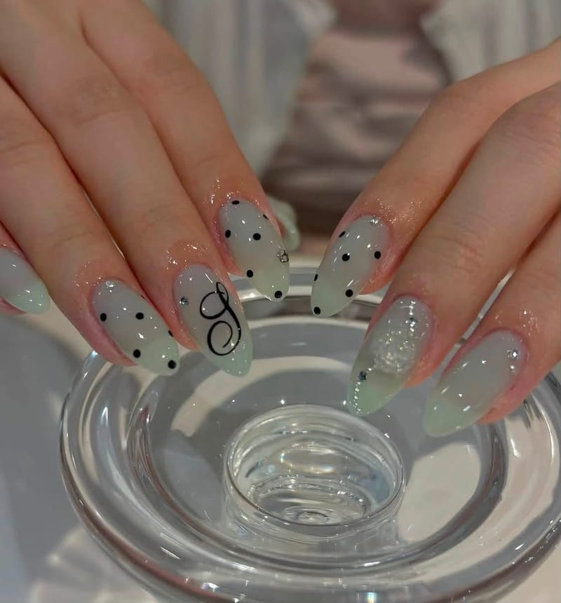 Simple design at Miao Nail Asakusa